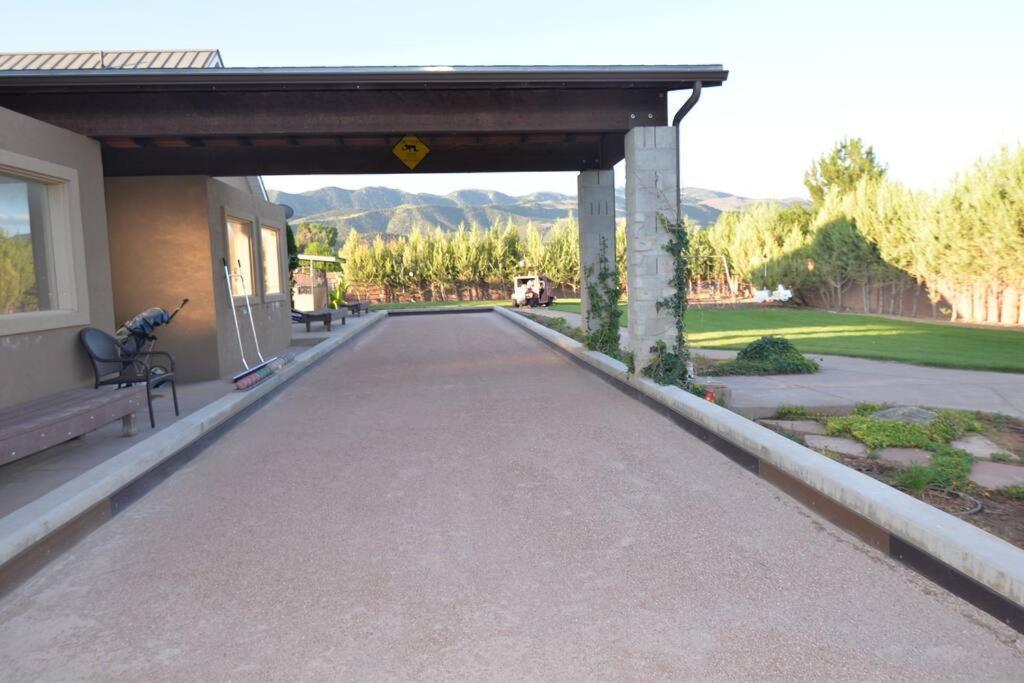 Tacit Shadow Resort Paradise Deluxe Suite, Gym, Coffee Bar, Hot-Tub, Free Laundry, Food Available Parowan Exterior foto