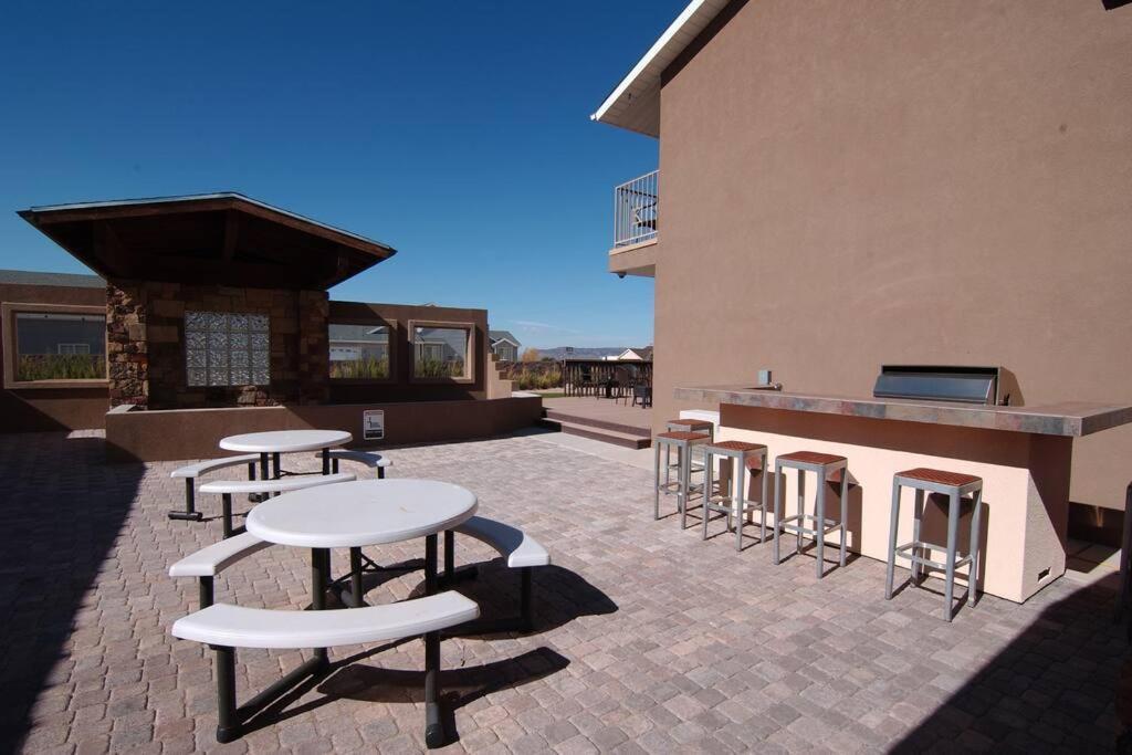 Tacit Shadow Resort Paradise Deluxe Suite, Gym, Coffee Bar, Hot-Tub, Free Laundry, Food Available Parowan Exterior foto