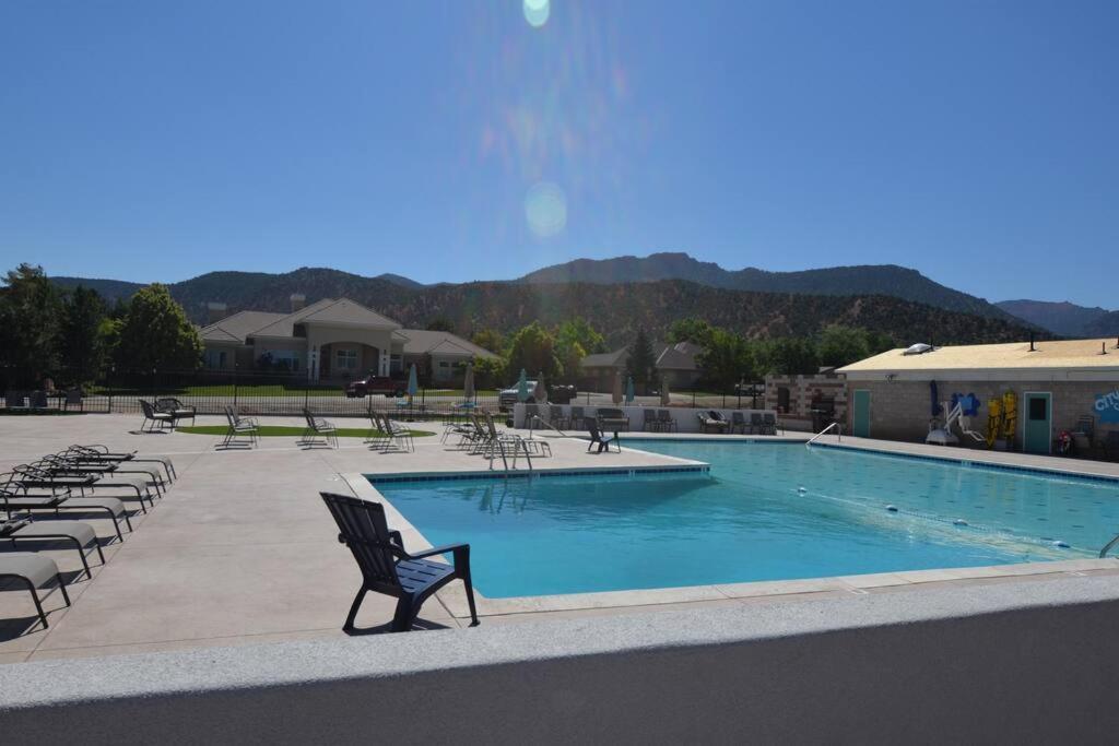 Tacit Shadow Resort Paradise Deluxe Suite, Gym, Coffee Bar, Hot-Tub, Free Laundry, Food Available Parowan Exterior foto