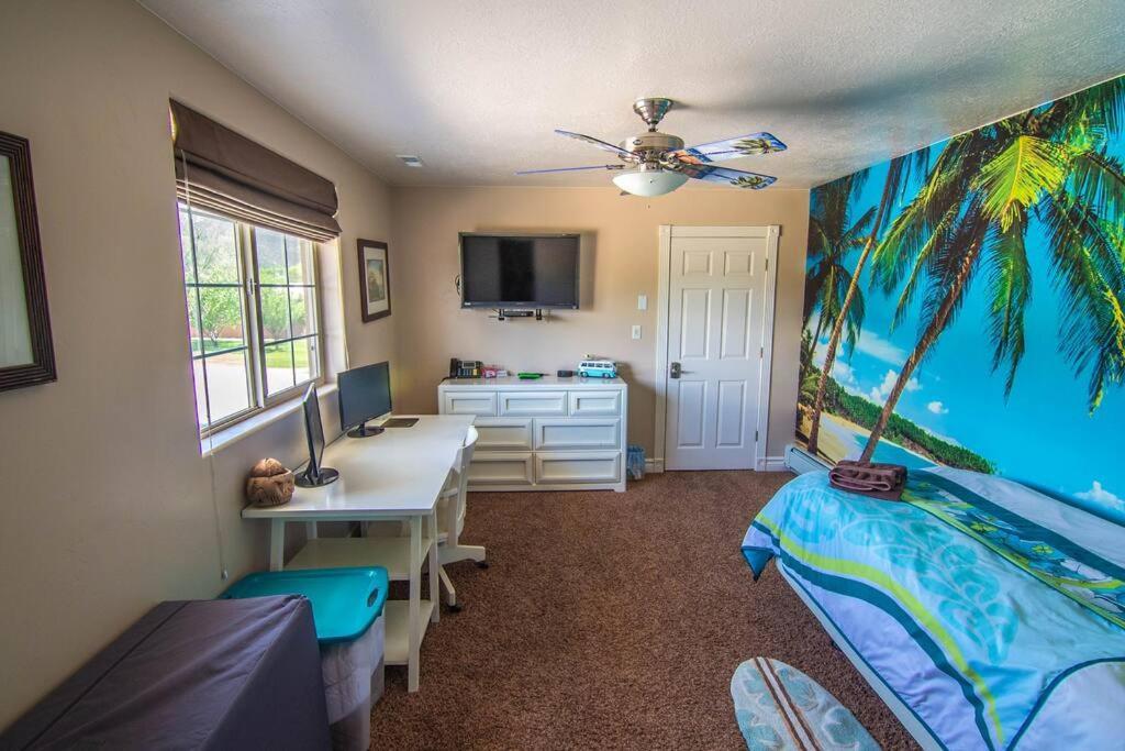 Tacit Shadow Resort Paradise Deluxe Suite, Gym, Coffee Bar, Hot-Tub, Free Laundry, Food Available Parowan Exterior foto